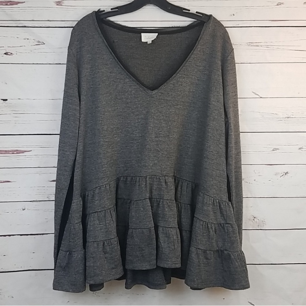 Anthropologie Deletta grey tiered top